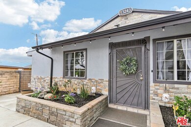 13243 Leach St, Sylmar, CA 91342 - photo 5