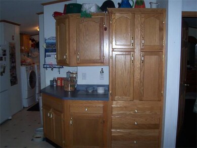 739 Daniel Shays Hwy, Athol, MA 01331 - photo 4