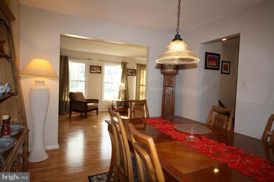 202 Edenberry Ct, Sterling, VA 20164 - photo 7