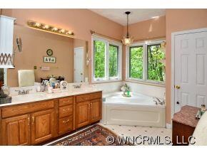 Master Bath w/i Shower Spa Tub