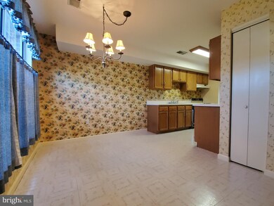 1671 Langley Dr, Hagerstown, MD 21740 - photo 3