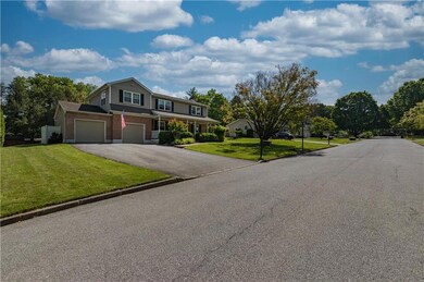 729 Redfern Ln, Bethlehem, PA 18017 - photo 2