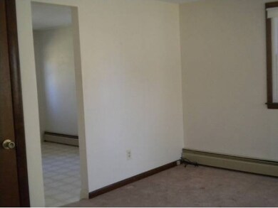 13A Kim Ave unit 13B, Londonderry, NH 03053 - photo 4