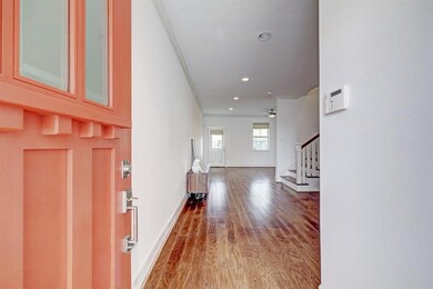 930 Dunbar St, Houston, TX 77009 - photo 4