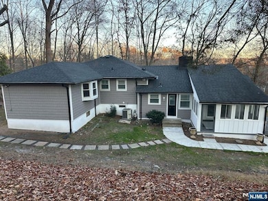 28 Overlook Rd, Saddle River, NJ 07458 - photo 2