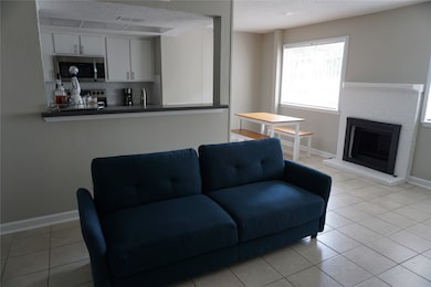 5630 Birchmont Dr unit C, Houston, TX 77091 - photo 6