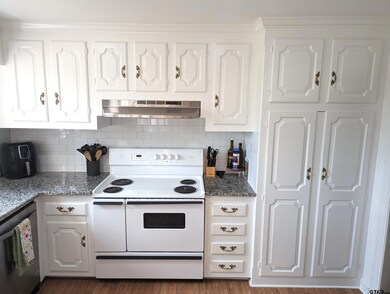 1105 1105 S Azalea Dr, Tyler, TX 75701 - photo 7