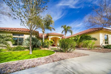 Via del Oro front