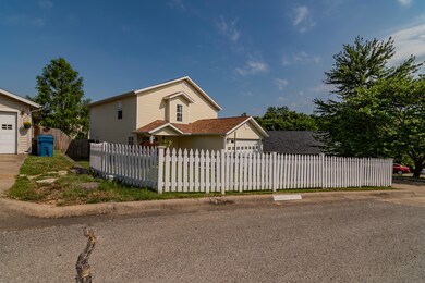 435DeerRunRdBranson-1Exterior(3)