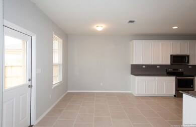 10231 Reyes Heights, San Antonio, TX 78254 - photo 6