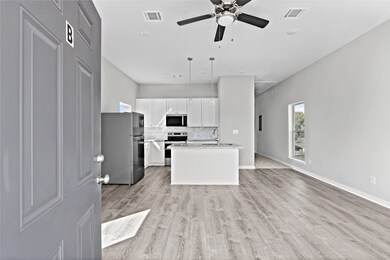 8204 Tower St unit B, Houston, TX 77088 - photo 3