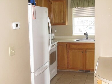 34 Waters Edge unit 34, Ludlow, MA 01056 - photo 4