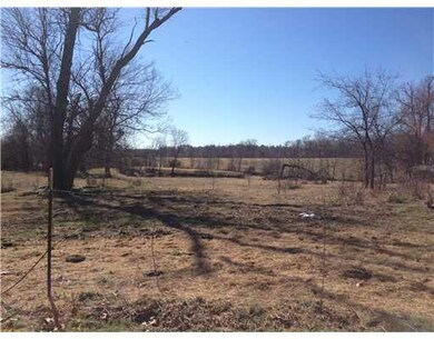 Swimming Pool/Hot Tub/Sauna. Spring Fed POND