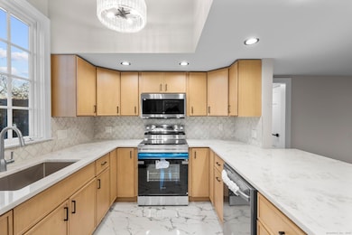 53 Haviland St, Bristol, CT 06010 - photo 2