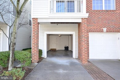 13113 Marcey Creek Rd, Herndon, VA 20171 - photo 2