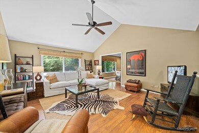 23W626 Wayewood Ln, Naperville, IL 60565 - photo 5