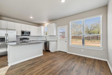 704 Porcupine Dr, Springtown, TX 76082 - photo 7