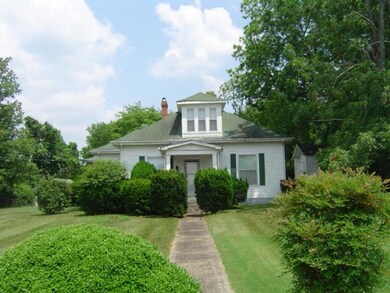 821 S Cannon Blvd, Shelbyville, TN 37160 - photo 2