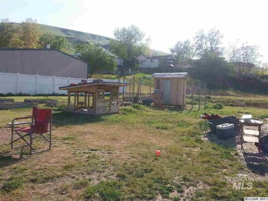 312 Wilson St, Asotin, WA 99402 - photo 6