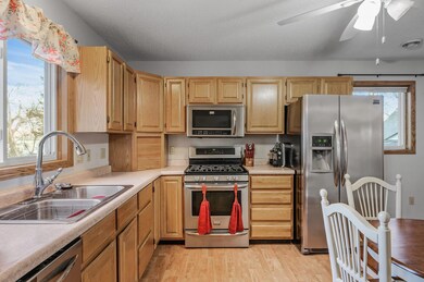 2416 1st Ave E, Saint Paul, MN 55109 - photo 4