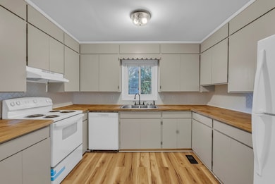 107 Oak St, Sparta, TN 38583 - photo 6