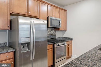9521 Bastille St unit 106, Fairfax, VA 22031 - photo 2