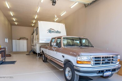 CAPERON-27120CasperDr-29