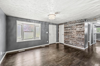 502 W Adams St, Osceola, IN 46561 - photo 4