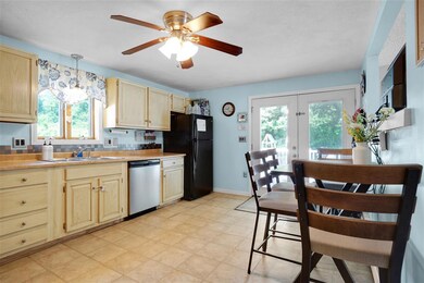 12 Celeste St, Nashua, NH 03064 - photo 4