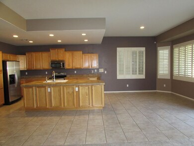 Kitchen & Dining