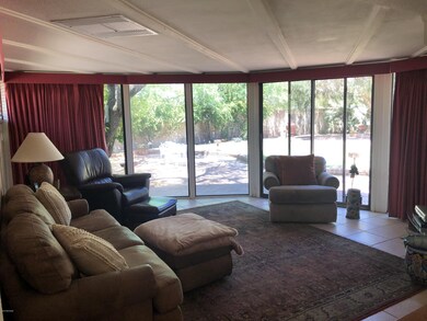 circular arizona room