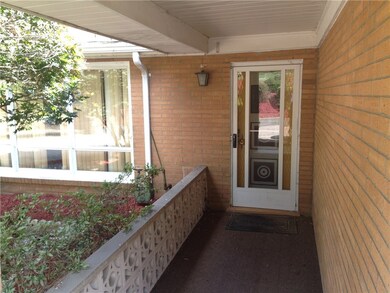 There is a nice, open breezeway as you approach th