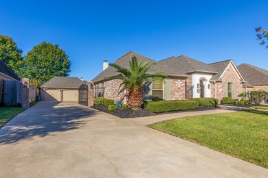 2565 Amberwood Dr, Beaumont, TX 77713 - photo 2