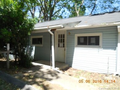 116 Oakhurst St, Hendersonville, NC 28792 - photo 2