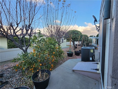 1250 N Kirby St unit 127, Hemet, CA 92545 - photo 3