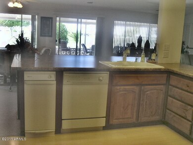 KITCHEN BREAKFAST BAR