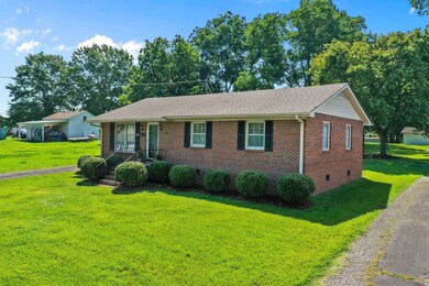 205 E Fairview Dr, Oxford, NC 27565 - photo 3