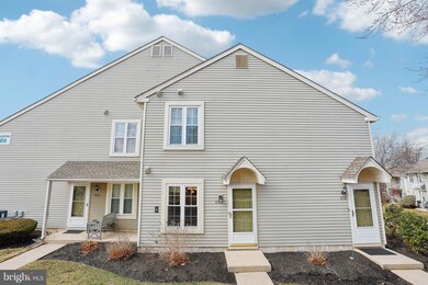 670A Thornwood Dr unit 670A, Mount Laurel, NJ 08054 - photo 3