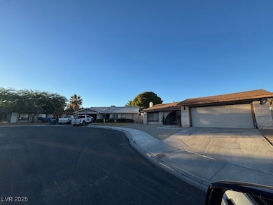 3912 Irongate Ct, Las Vegas, NV 89120 - photo 2