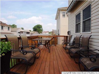 288 Mallory Ave, Staten Island, NY 10305 - photo 3