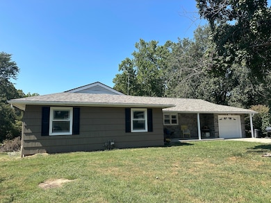 garage w/extra parking