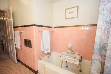 725 Laurel Ave, Des Plaines, IL 60016 - photo 4