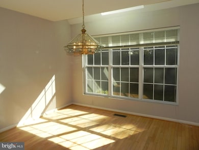 33 Hampton Ct, Norristown, PA 19403 - photo 6