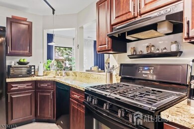 1902 Bayhead Dr, Parlin, NJ 08859 - photo 4