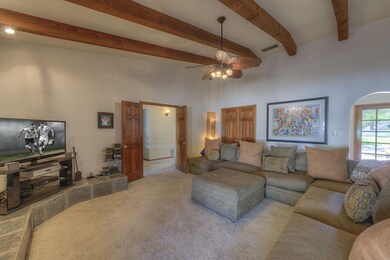 006_Family Room