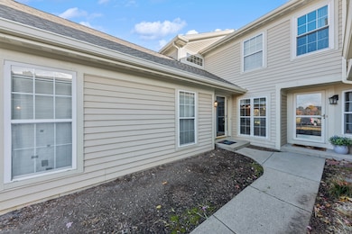 36119 N New Bridge Ct, Gurnee, IL 60031 - photo 2