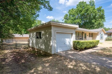 2627 W Walker St, Denison, TX 75020 - photo 7