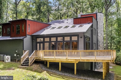 634 Springvale Rd, Great Falls, VA 22066 - photo 7