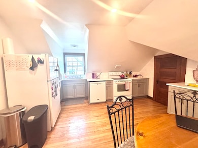 22 Greenough St unit 3, Brookline, MA 02445 - photo 2