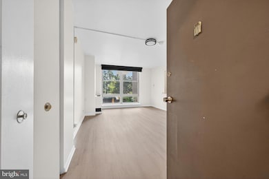 The Newport unit 210, Washington, DC 20036 - photo 4